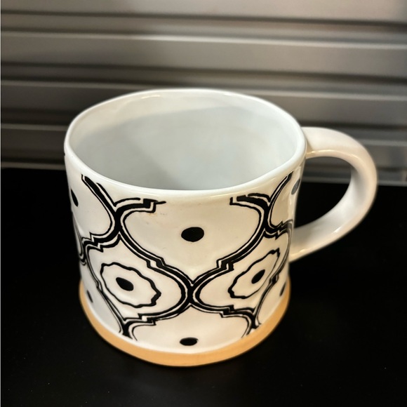 {Spectrum Designs} Trifoil Coffee Mug black and white - Picture 2 of 4